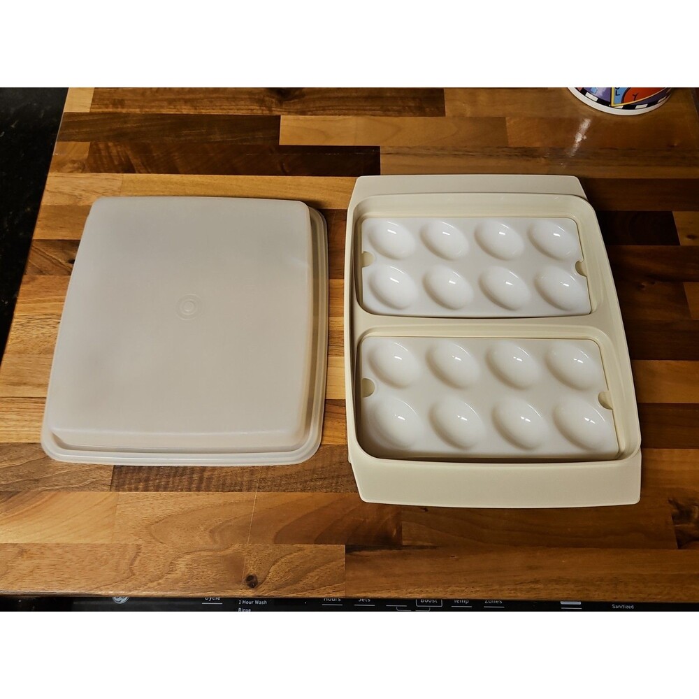 Complete Vintage Almond Tupperware Deviled Egg Keeper Carrier With Lid And Trays